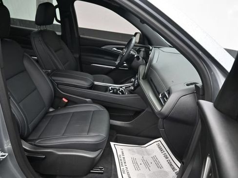 Used 2026 Chevrolet Traverse LT w/ Midnight/Sport Edition AWD/4WD image 10