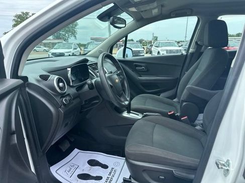 Used 2015 Chevrolet Trax LS FWD image 30