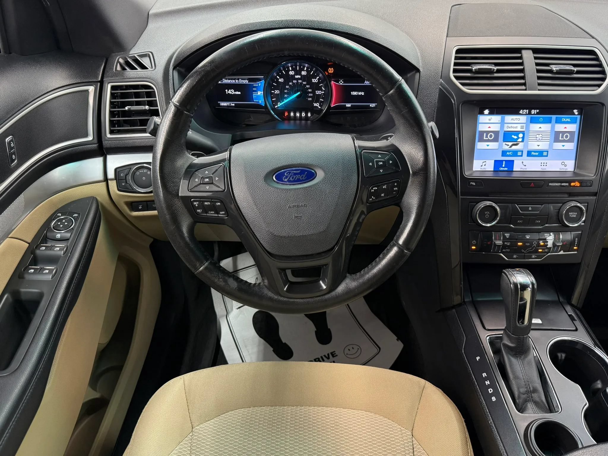 Used 2017 Ford Explorer XLT w/ Equipment Group 201A FWD image 17