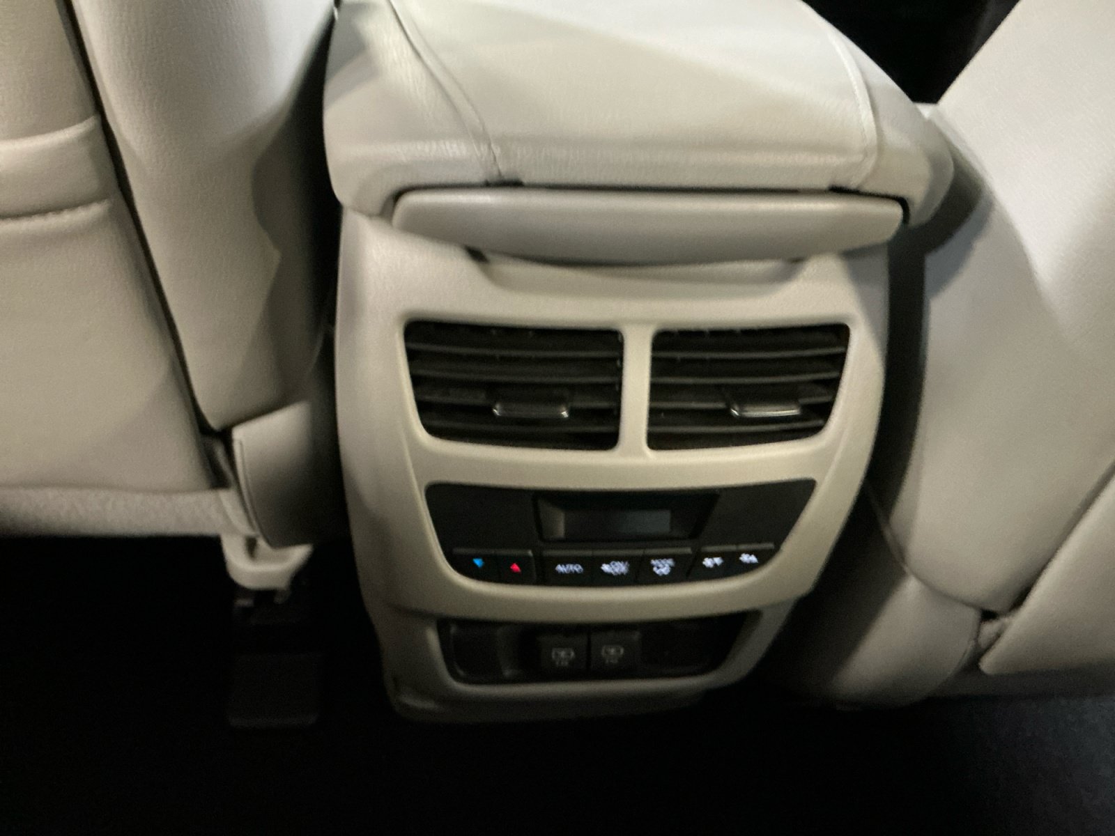 Used 2020 Acura MDX SH-AWD image 33