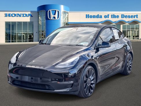 Used 2023 Tesla Model Y Performance image 3
