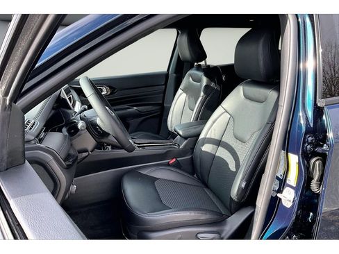 New 2026 Jeep Compass Latitude image 10