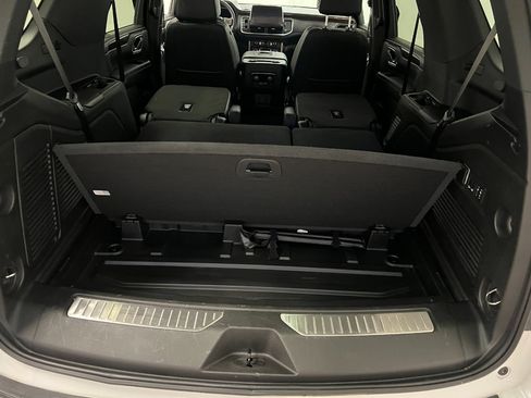 Used 2024 Chevrolet Tahoe High Country image 32