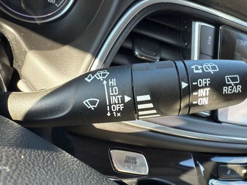 Used 2019 Buick Enclave Essence AWD/4WD image 13