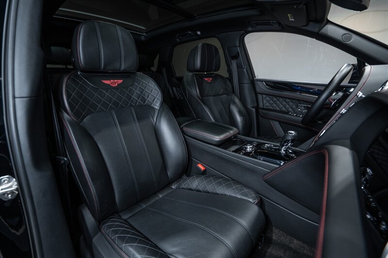 Used 2017 Bentley Bentayga AWD/4WD image 35