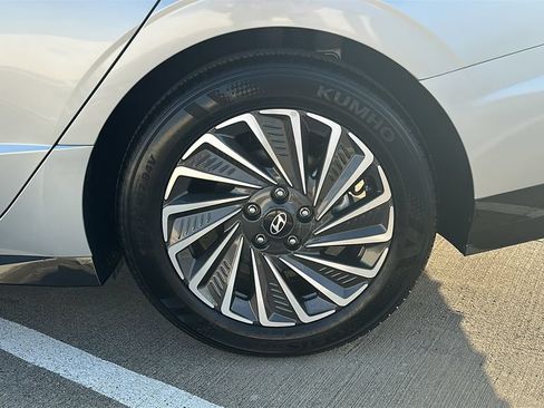 Used 2025 Hyundai Sonata SEL FWD image 17