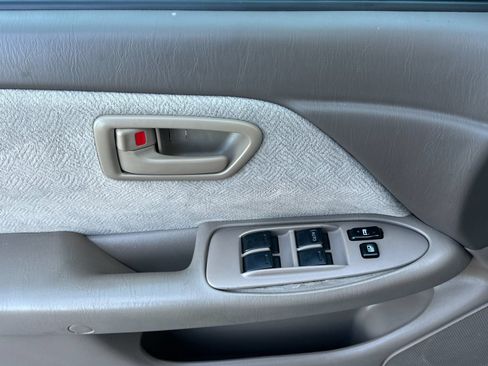 Used 1999 Toyota Camry CE FWD image 10