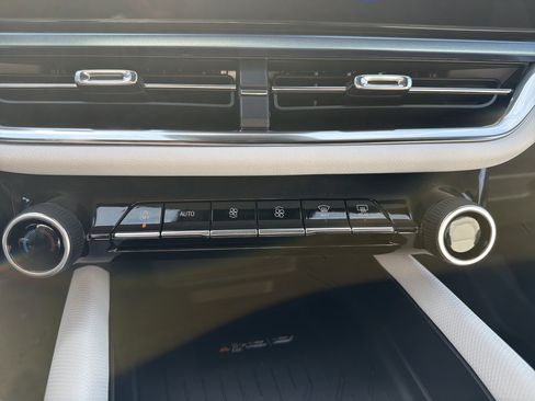 New 2026 Chevrolet Equinox EV LT image 30