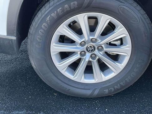 Used 2025 Toyota Grand Highlander FWD image 13