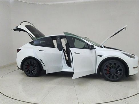 Used 2023 Tesla Model Y Performance image 70