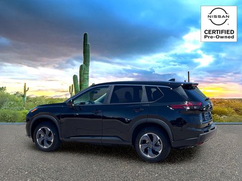 Certified 2025 Nissan Rogue SV FWD image 4