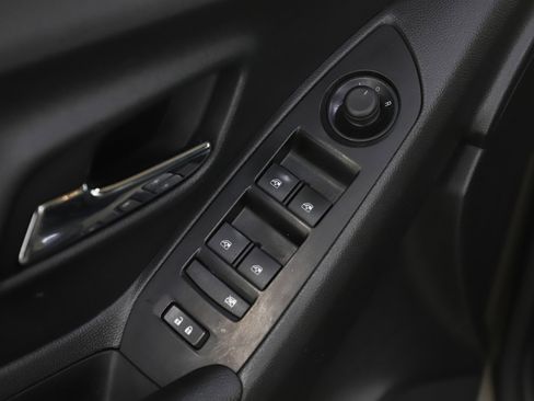 Used 2021 Chevrolet Trax LT image 19