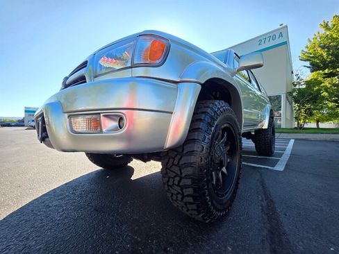 Used 2000 Toyota 4Runner Limited AWD/4WD image 9