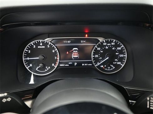 Used 2025 Nissan Pathfinder SL image 7