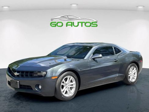 Used 2013 Chevrolet Camaro LT image 2