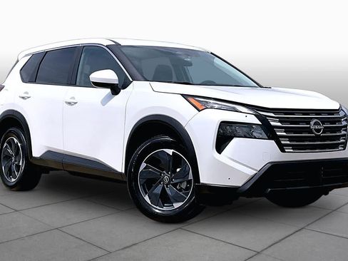 Used 2024 Nissan Rogue SV AWD/4WD image 3