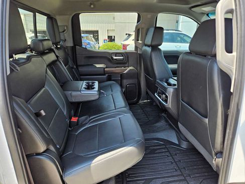 Used 2020 GMC Sierra 1500 SLT RWD image 19