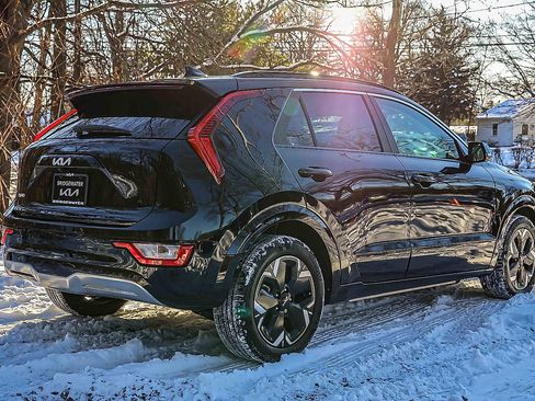 Certified 2024 Kia Niro Wind w/ Wind Preserve Package image 6