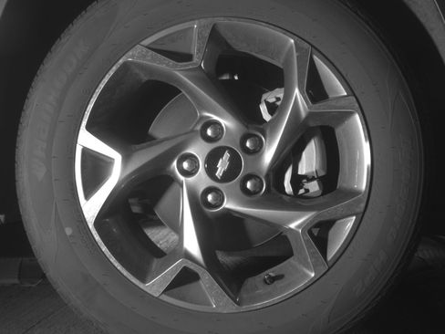 Used 2025 Chevrolet Trax LT FWD image 13