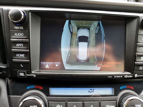 Used 2016 Toyota RAV4 SE image 53