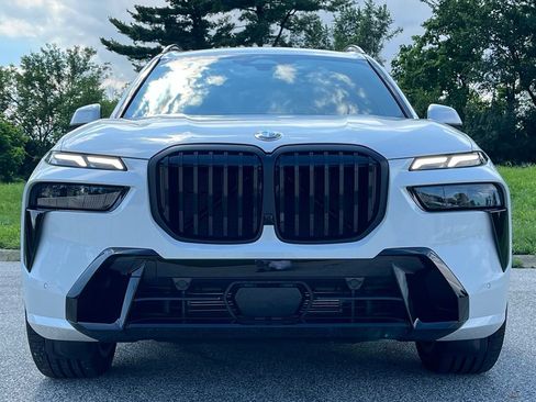Used 2027 BMW X7 xDrive40i w/ M Sport Package AWD/4WD image 2