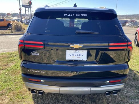 New 2025 Chevrolet Traverse LT w/ LPO, Floor Liner Package image 5