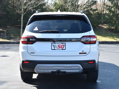 New 2025 Honda Pilot TrailSport image 7