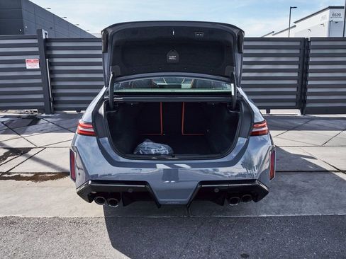 Used 2026 BMW M5 w/ Executive Package image 23