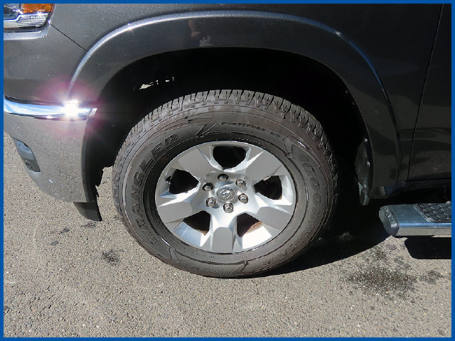 Used 2025 RAM 1500 Big Horn AWD/4WD image 4