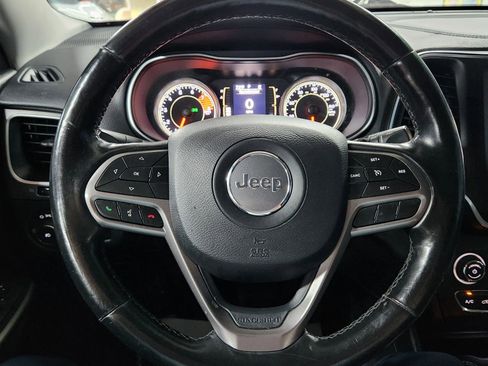 Used 2020 Jeep Cherokee Latitude Plus w/ Cold Weather Group image 21