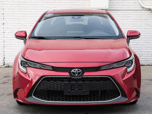 Used 2020 Toyota Corolla XLE image 5