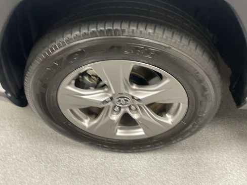 Used 2025 Toyota RAV4 XLE image 13