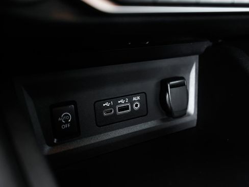 Used 2024 Nissan Sentra SV FWD image 26