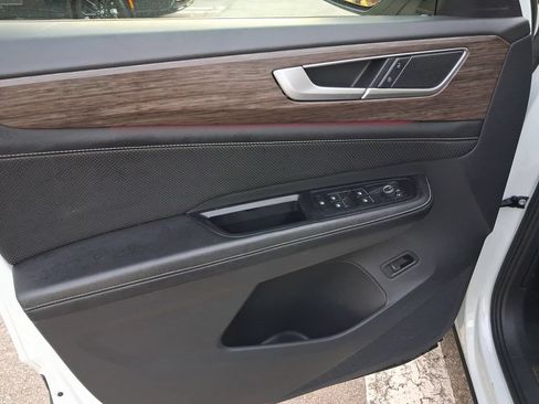 Certified 2024 Volkswagen Atlas SEL AWD/4WD image 16