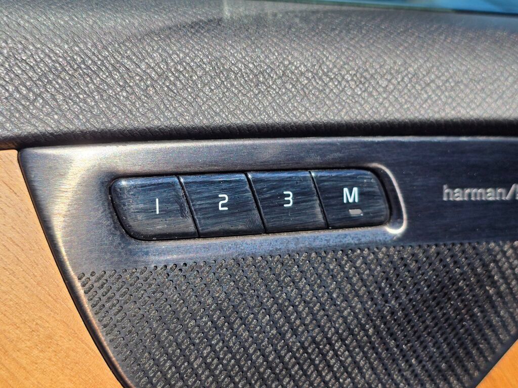Used 2021 Volvo XC90 T6 Momentum w/ Protection Package Premier AWD/4WD image 21