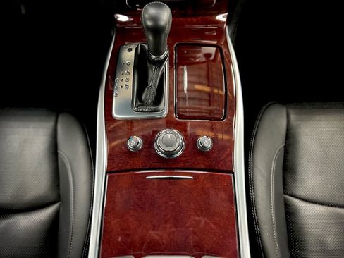 Used 2019 INFINITI Q70 Luxe image 34