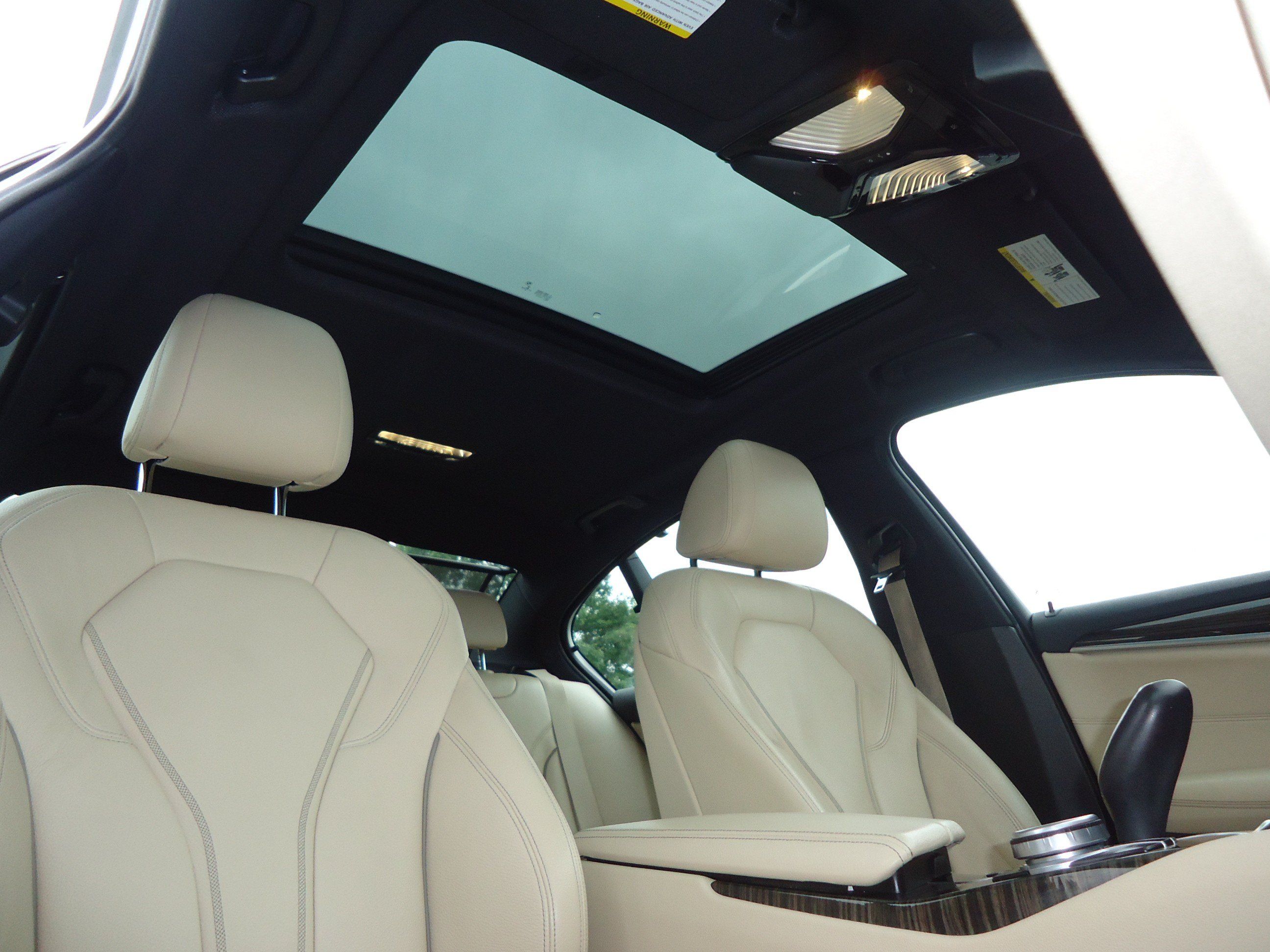 Used 2019 BMW 540i RWD image 29
