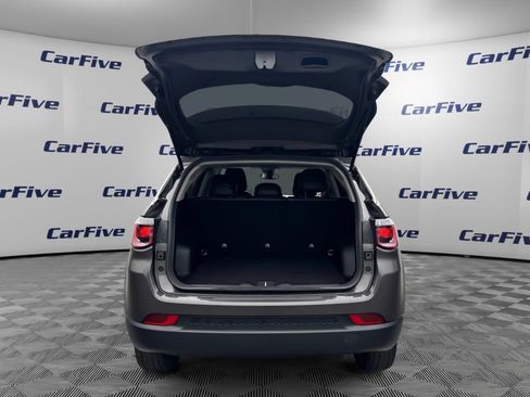 Used 2022 Jeep Compass Latitude AWD/4WD image 11