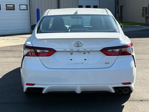 Used 2024 Toyota Camry SE FWD image 4