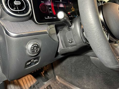 Used 2025 Mercedes-Benz C 300 4MATIC Sedan image 26