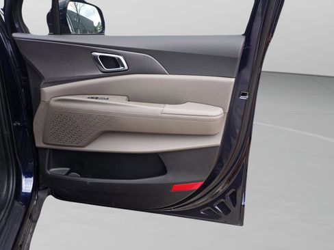 New 2026 Kia Carnival EX FWD image 18