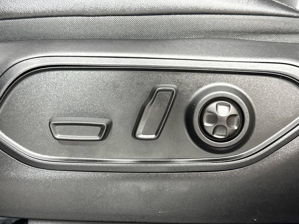 Used 2023 Jeep Grand Cherokee 4WD 4xe image 21