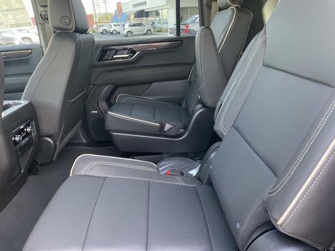 New 2026 GMC Yukon XL Elevation image 24