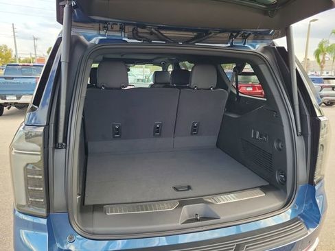 New 2026 Chevrolet Suburban High Country RWD image 4