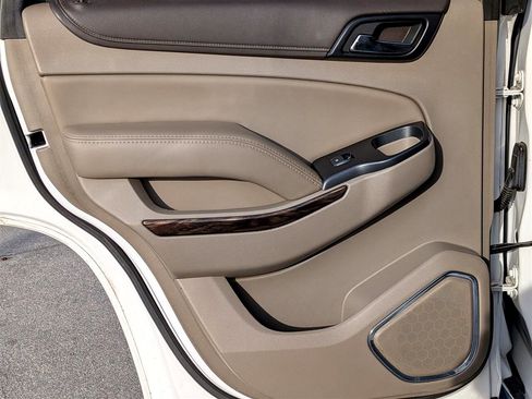 Used 2017 GMC Yukon SLT image 26