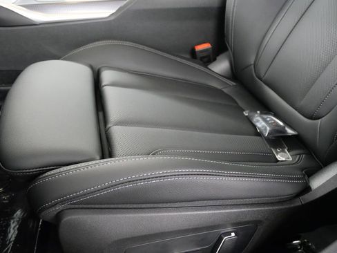 Used 2025 BMW 330i Sedan w/ Convenience Package image 11