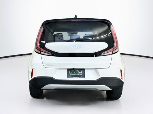 Used 2025 Kia Soul LX w/ LX Technology Package FWD image 7