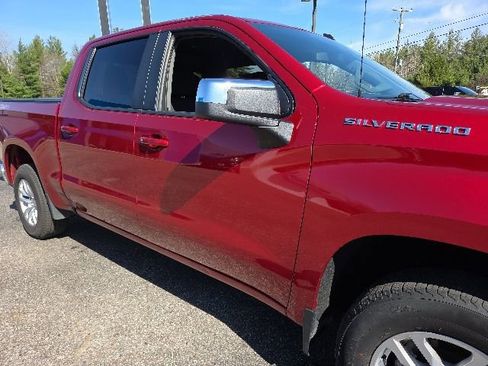 Used 2021 Chevrolet Silverado 1500 LT AWD/4WD image 10