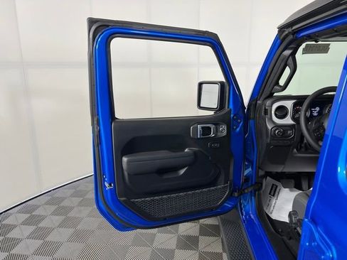 Used 2026 Jeep Wrangler Unlimited Sport AWD/4WD image 15