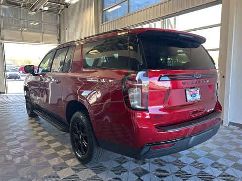 Used 2023 Chevrolet Suburban RST image 4